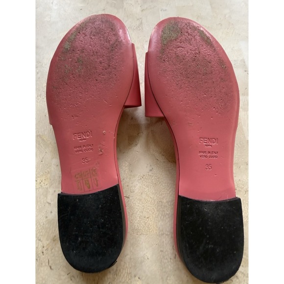 FENDI Baguette Logo Pink Leather Slides Flat  Sandals Designer $790 Sz 35/US 5 - Picture 4 of 9